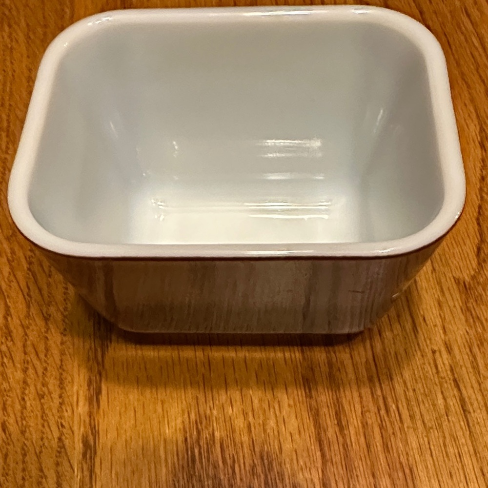 Vintage Pyrex 501 B  1 1/2 cup Old Orchard Fridge piece (NO LID)